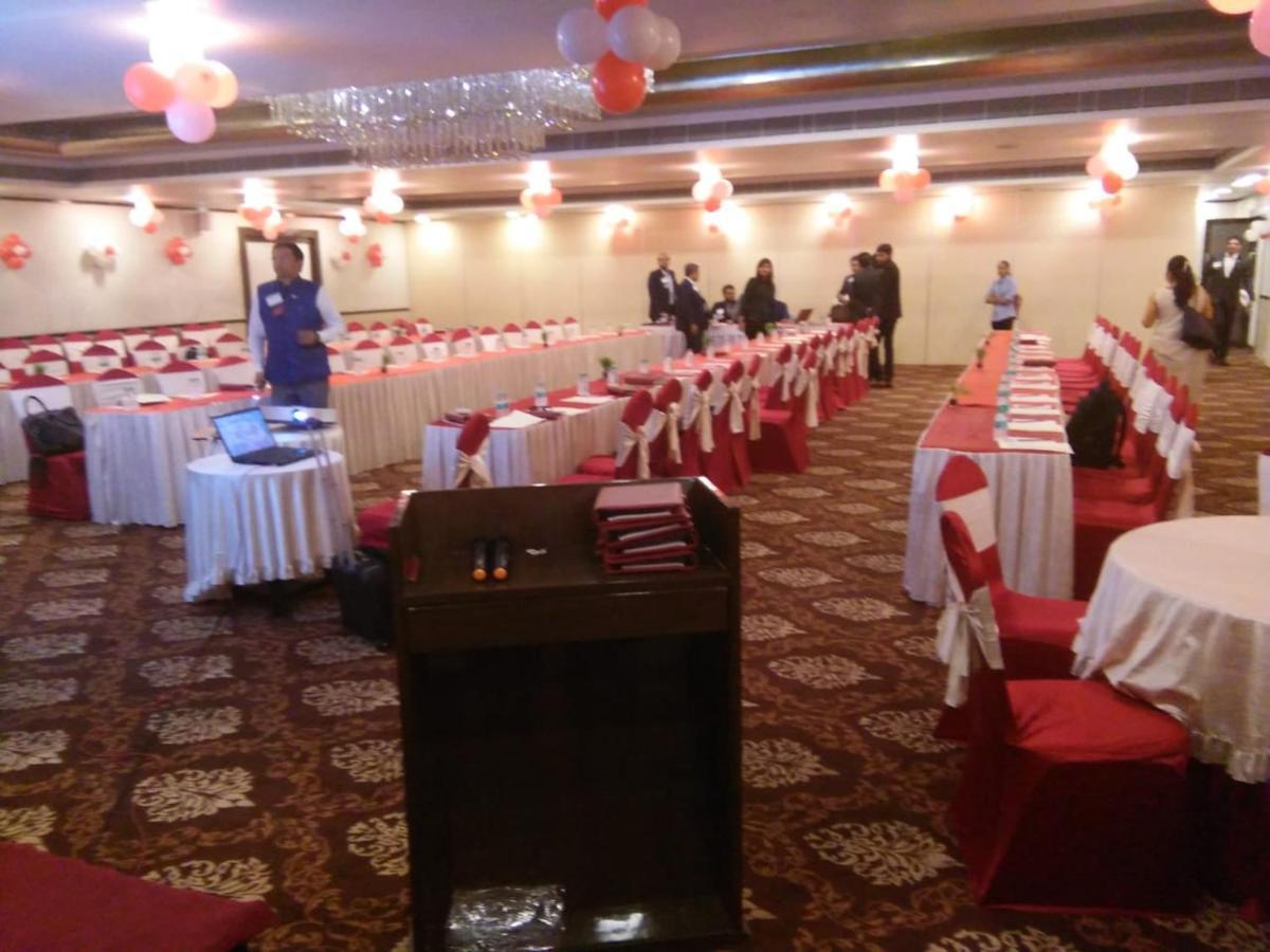 The Fern Residency Rajkot Hotel Exterior foto