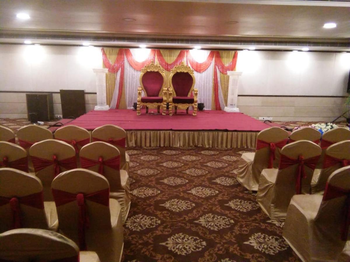 The Fern Residency Rajkot Hotel Exterior foto