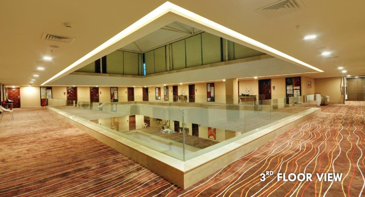 The Fern Residency Rajkot Hotel Exterior foto