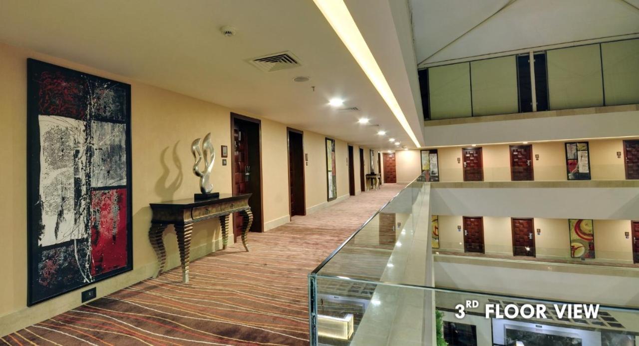 The Fern Residency Rajkot Hotel Exterior foto