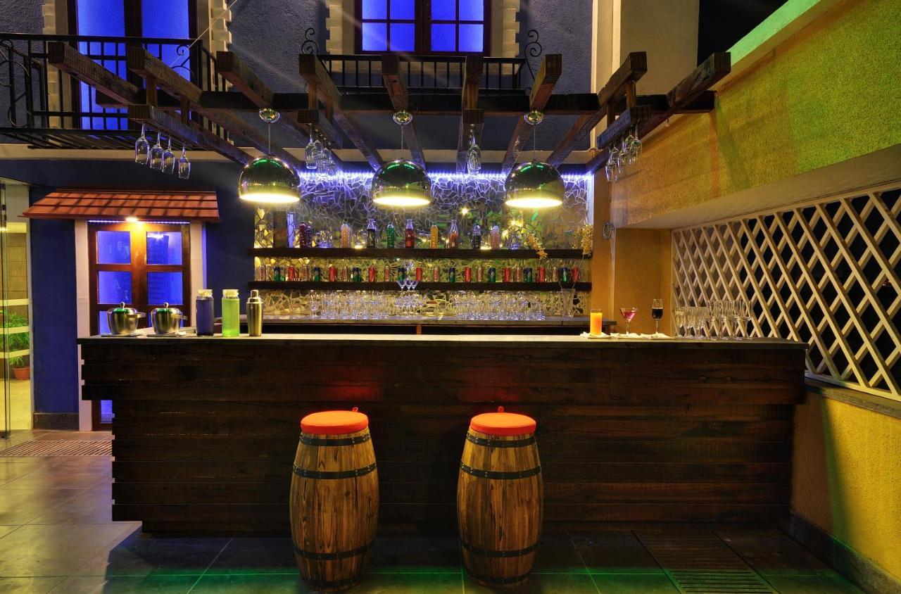 The Fern Residency Rajkot Hotel Exterior foto