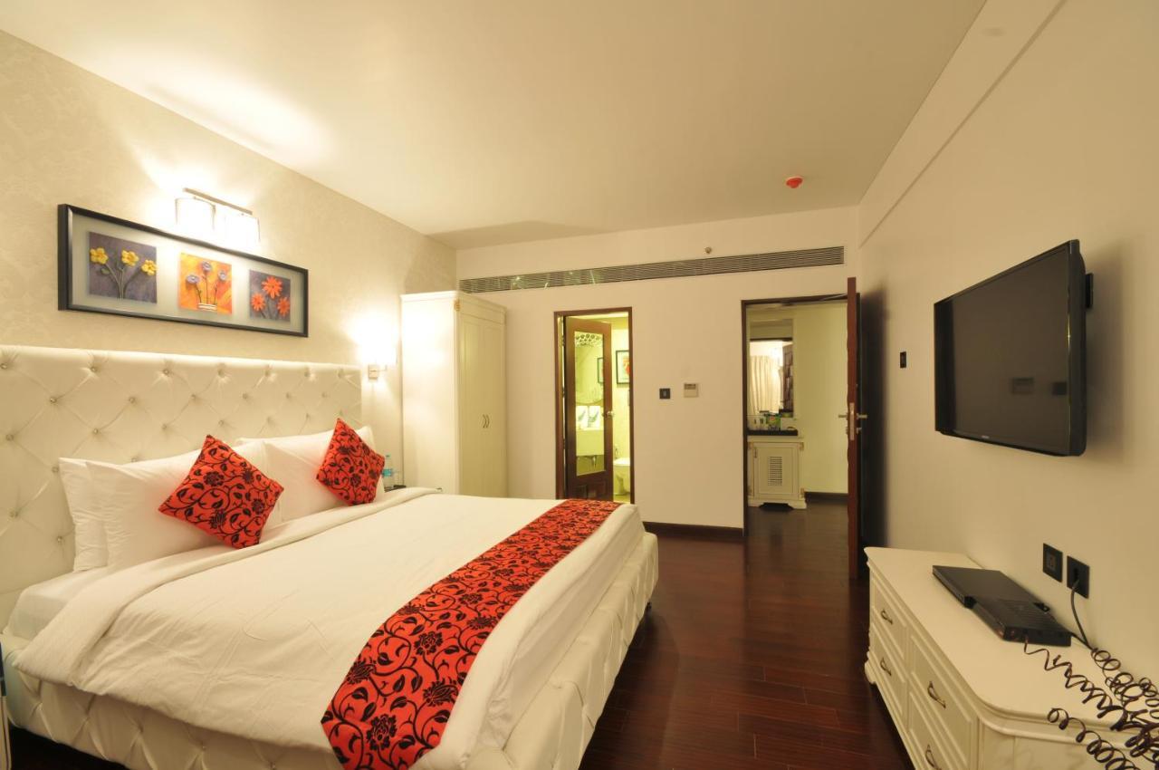 The Fern Residency Rajkot Hotel Exterior foto