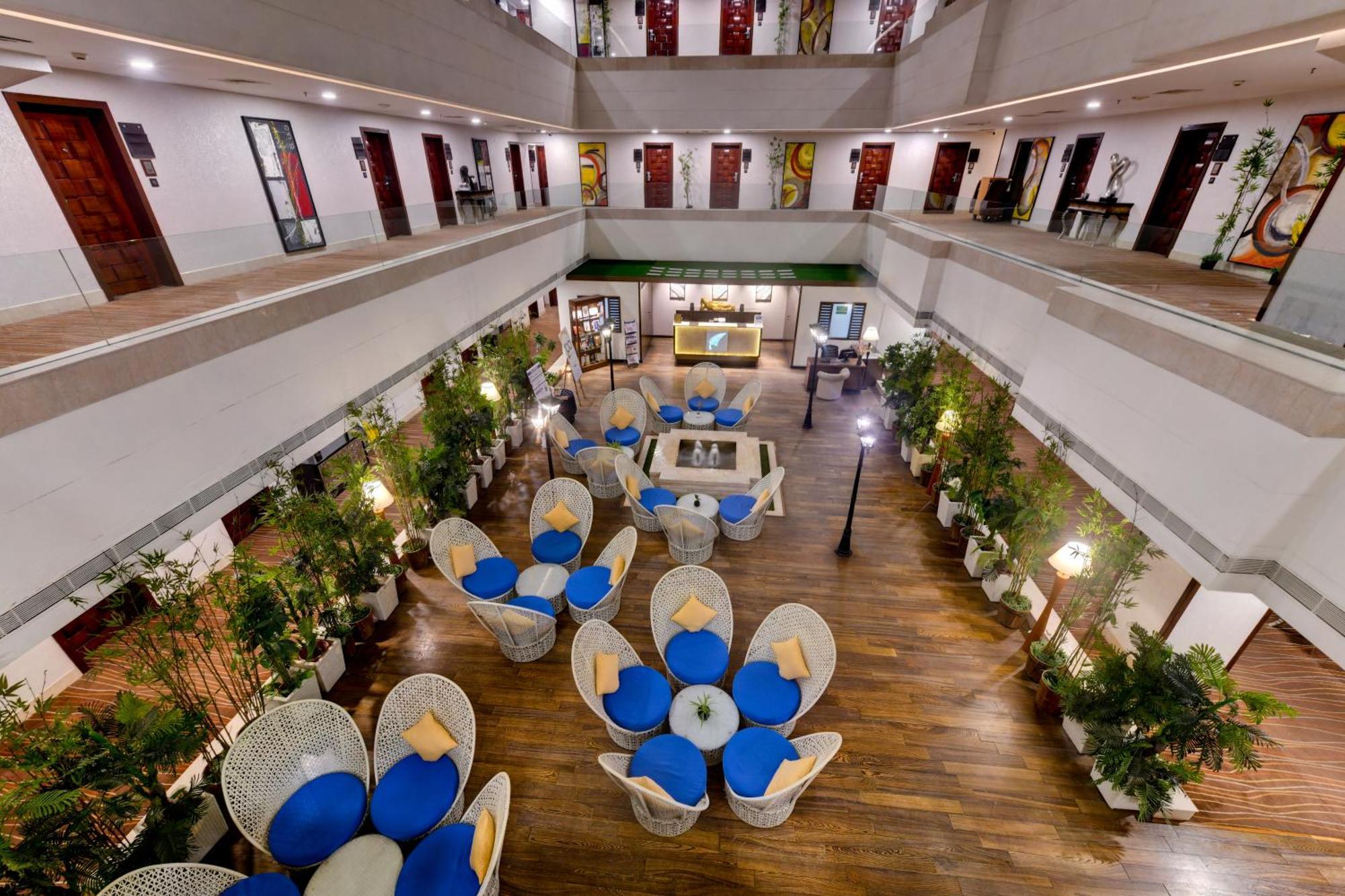 The Fern Residency Rajkot Hotel Exterior foto