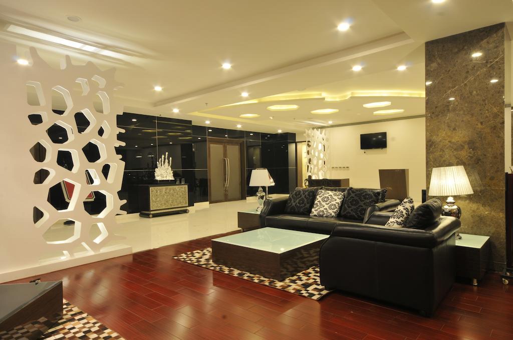 The Fern Residency Rajkot Hotel Exterior foto